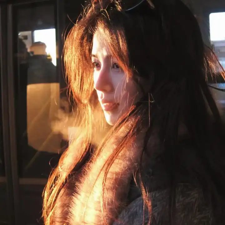 游艇藏春